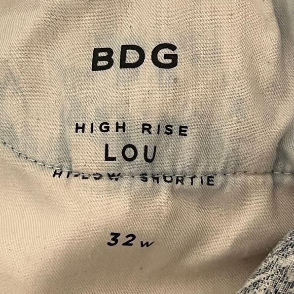 BDG Acid Wash High-Rise Lou Denim Hi-Low Shortie Cut Off Distressed Shorts 32 - Picture 3 of 9